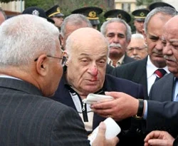 Rauf Denktaş yere düştü
