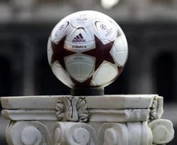 Roma'dan Devler Ligi'ne özel top