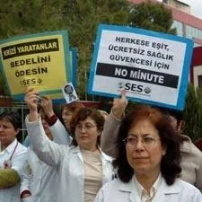 Sağlıkçılardan ?No minute? eylemi