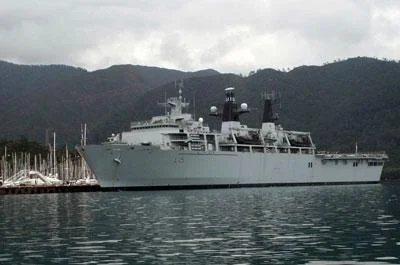 Savaş gemileri Marmaris'te