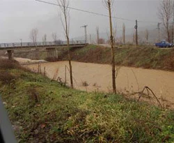 Sel suları ovayı yuttu