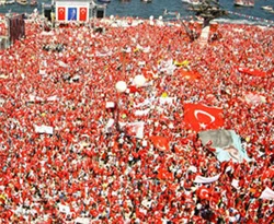 Tokat'ta miting krizi kurayla çözüldü
