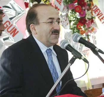 Trabzon'da AK Parti'nin adayı kazandı