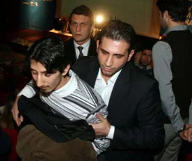 'Vakit muhabirine saldırıyı' kınama