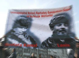 Atatürk-Lenin posteri yine ortaya çıktı!