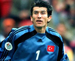 Avrupa?nın en iyi 10 kalecisi içindeki Türk