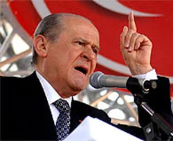 Bahçeli'den Koray'a kurultay resti