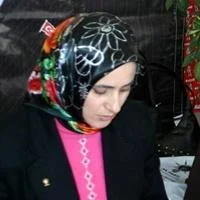Başörtülü meclis üyesi istifa etti