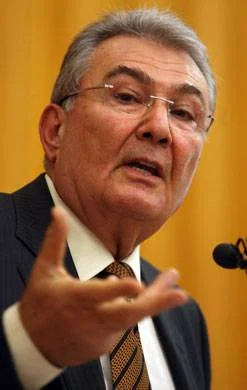 Baykal'dan Ergenekon avukatlığı