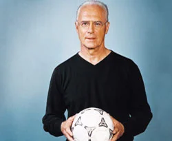 Beckenbauer'e Liyakat Nişanı verildi