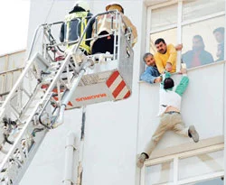 Beni işe alın yoksa atlarım
