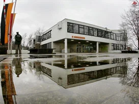 Berlin'de sandıktan 'ahlak dersi' çıktı