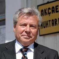 Emekli vali, muhtar oldu