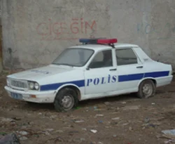 Emniyet 102 taşıtı satışa çıkardı