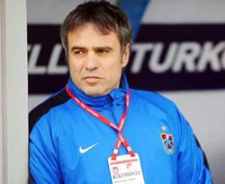 Ersun Yanal istifa etti!