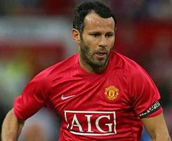 Giggs, 800. kez aynı formayı giydi