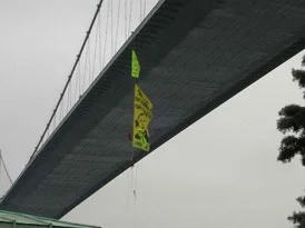 Greenpeace'den boğaz köprüsünde eylem