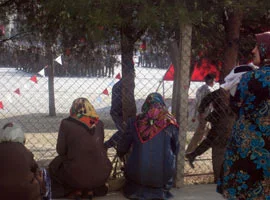İşgüzar komutanın başörtüsü oyunu tutmadı