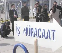 İşsizlik rakamları gittikçe büyüyor