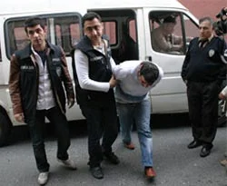 İzmir'de 6 üniversite öğrencisi gözaltında