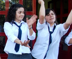 Liselerde 'nişan' tartışması