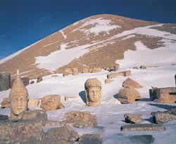 Nemrut Dağı'nın yolu bu yıl bitirilecek