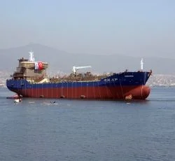 Türk gemisi kaçaklardan kurtuldu