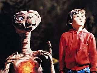 UFO gören masum astronot