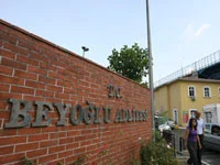 Adliyedeki uyuşturucu 'köstebek'lerine baskın