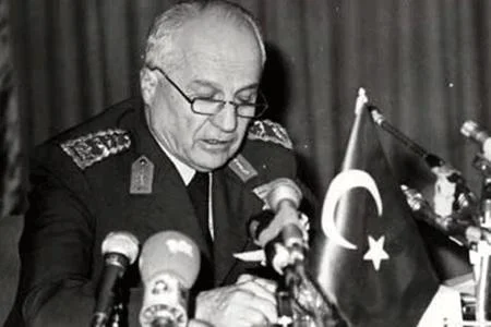 AKP ve MHP'nin Kenan Evren sevgisi
