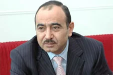 Hasanov'dan Türkiye'ye sınır mesajı