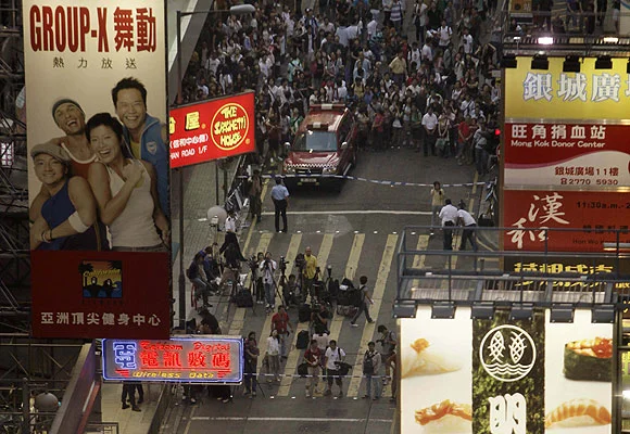 Hong Kong'da asitli saldırı: 30 yaralı