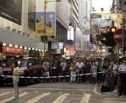 Hong Kong'da kalabalığa asit atıldı: 30 yaralı
