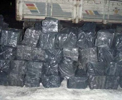 Hurda kamyonundan kaçak sigara çıktı
