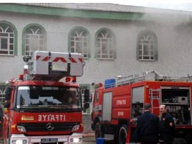 İstanbul'da 5 cami kundaklandı
