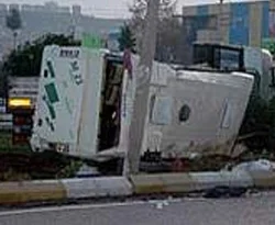 Kars'ta öğrenci servisi devrildi: 1 ölü, 16 yaralı