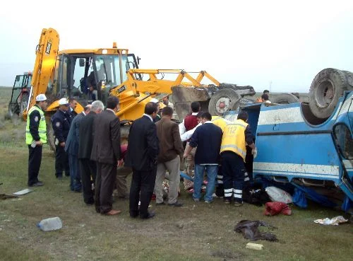 Konya'da dehşet kaza: 6 ölü 21 yaralı