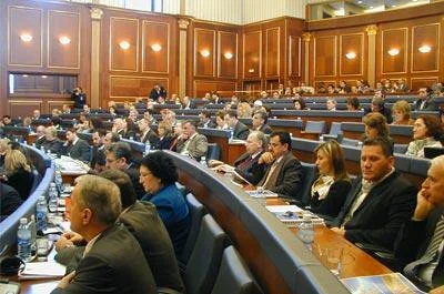Kosova'da Anayasa Mahkemesi üyeleri seçildi