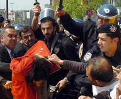 Mecidiyeköy'de polis müdahalesi