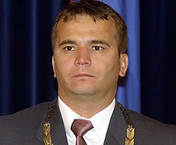Naim Süleymanoğlu taburcu edildi