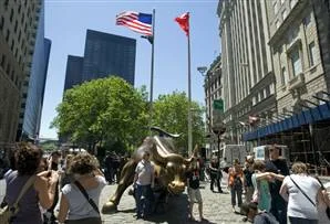 New York'ta Türk bayrağı göndere çekildi