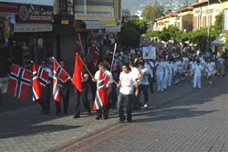 Norveçliler bağımsızlıklarını folklorlerle kutladı