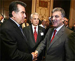Rahman, Gül onuruna yemek verdi