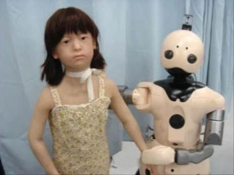 Robot öğretmen Tokyo'da ilk dersine girdi