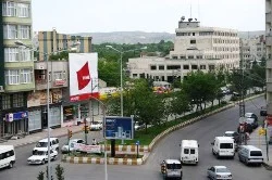 Sipariş verip, bıçakla boğazını kesti