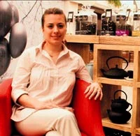 Şirket yöneticiliğini bıraktı, 'çaycı' oldu