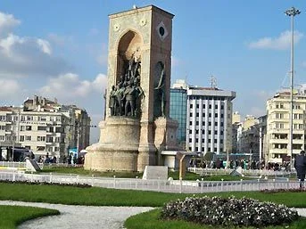 Taksim'de insan zinciri