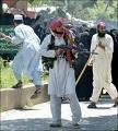 Taliban 10 asker kaçırdı