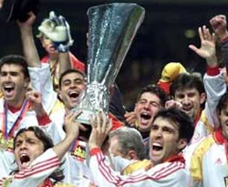UEFA Kupası tamir edildi!