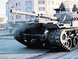 Üniversitelilerden Demokrasi Yolculuğu Paneli
